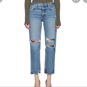 Ripped jeans. Cropped